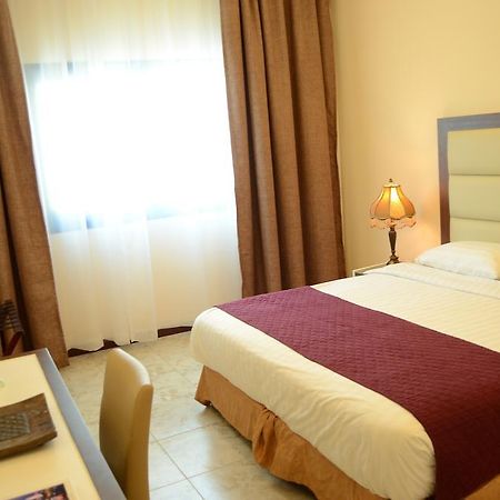 Arcadia Hotel Suites Шарджа Экстерьер фото