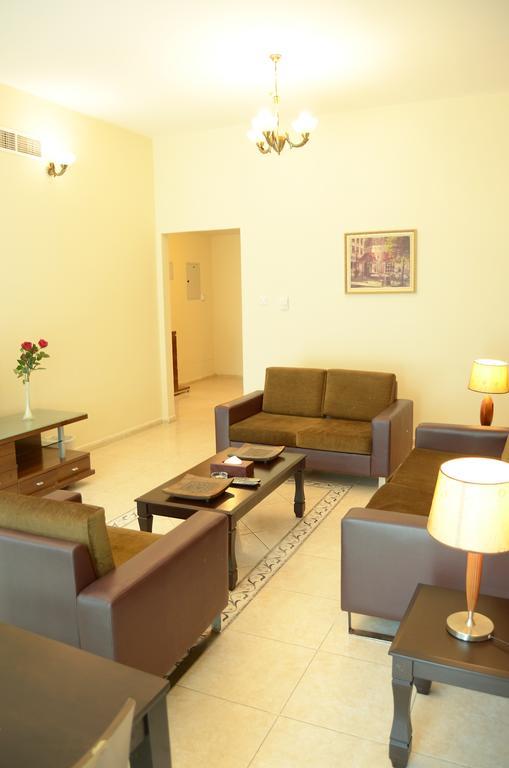 Arcadia Hotel Suites Шарджа Экстерьер фото