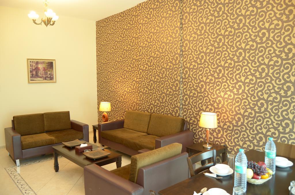 Arcadia Hotel Suites Шарджа Экстерьер фото